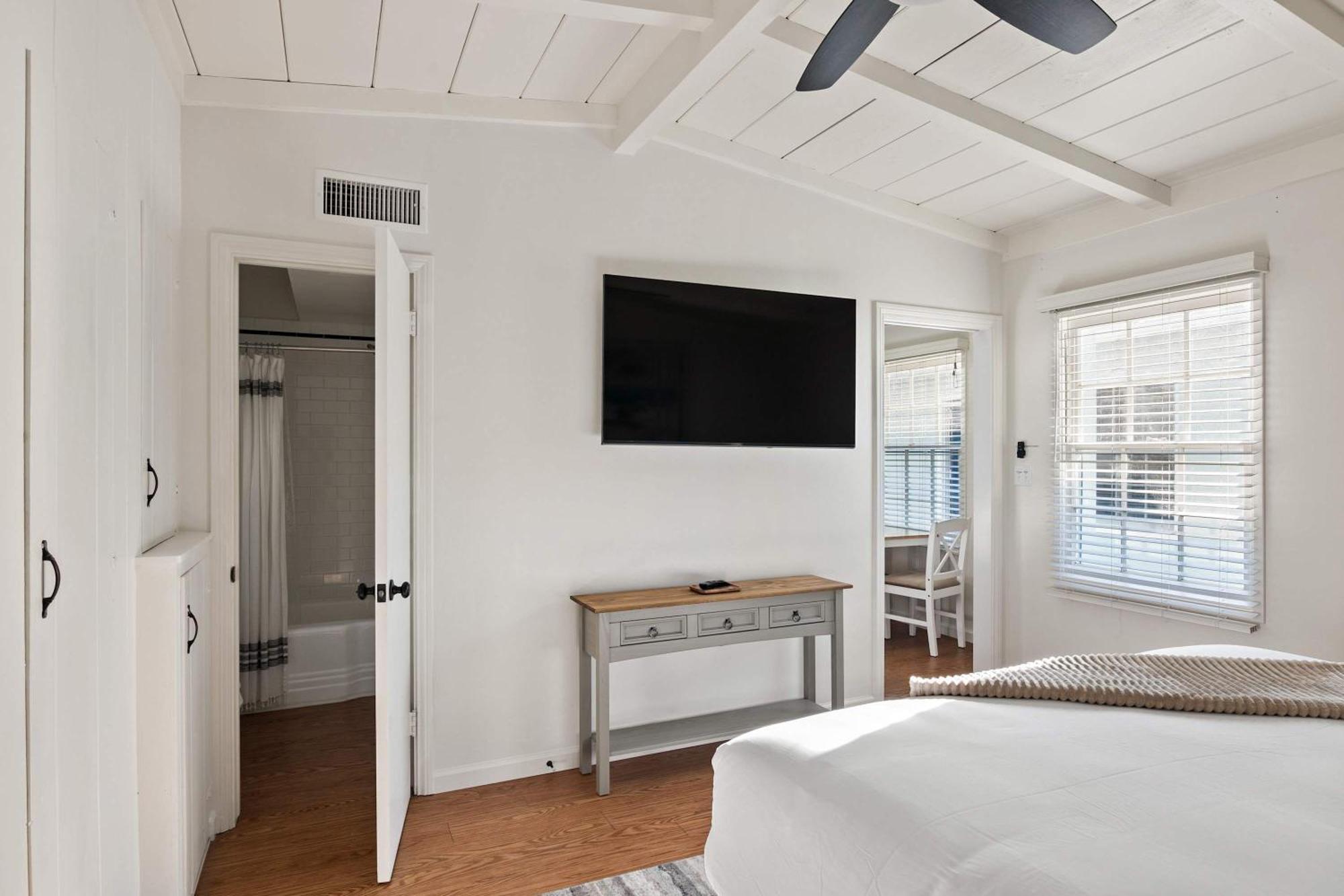 Holiday home Beachside 1br Haven Near Ocean & Outdoor Space